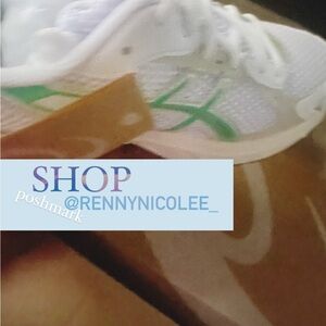 MINT GREEN ASICS , SIZE 8.5 WOMENS .